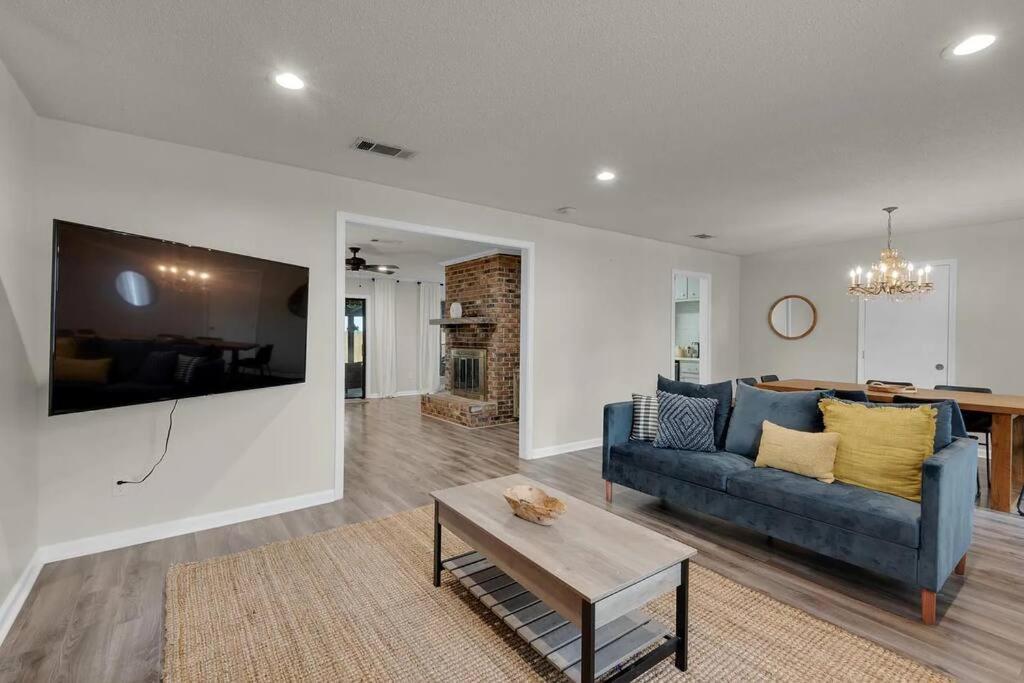 Quiet Relaxing Home - Close To Downtown & Beach 4Br-2Bt Pensacola Exteriér fotografie